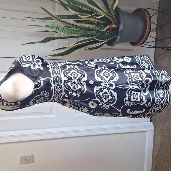 WHBM 100% Silk Sleeveless Dress | Black & White Scroll Print | Classic - Picture 3 of 7